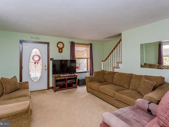 2nd image of 220 Felton Ave
