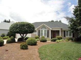 15 Brookglen Dr, Greensboro, NC 27410