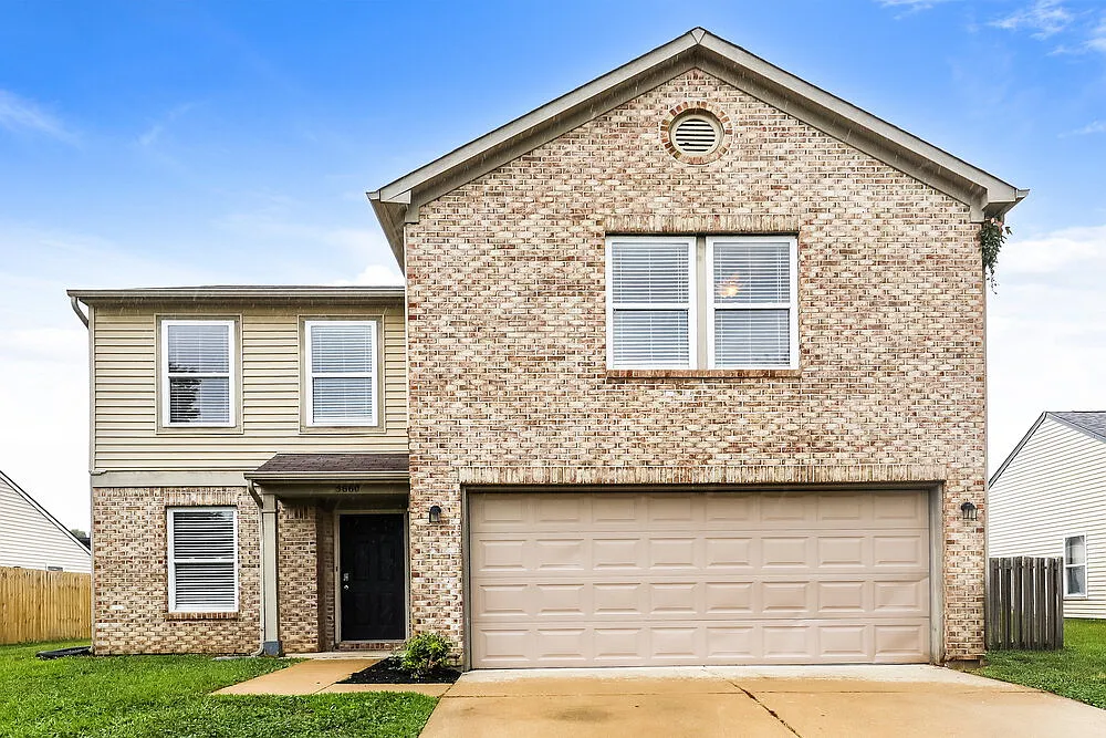3 bed, 2.5 bath, 2035 sqft, $2,085 — Photo 1