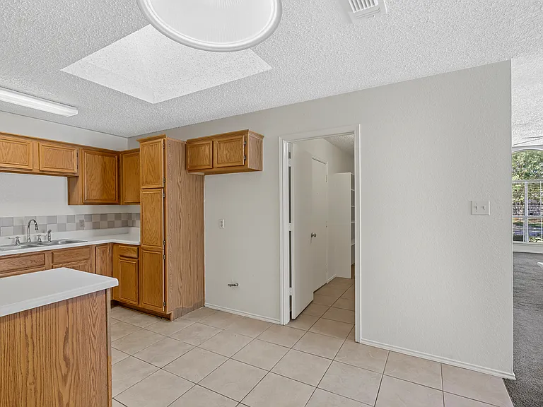 2804 Monthaven Dr — Photo 7