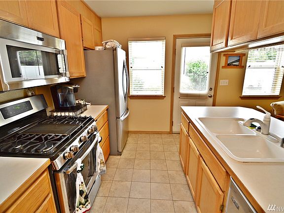 3rd image of 11123 63rd St E