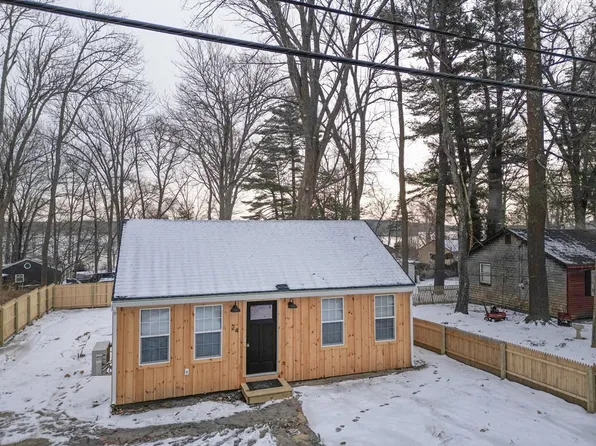 24 Beechwood Ave, Lakeville, MA 02347
