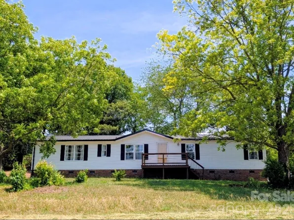 33 Honeysuckle Ln, Taylorsville, NC 28681