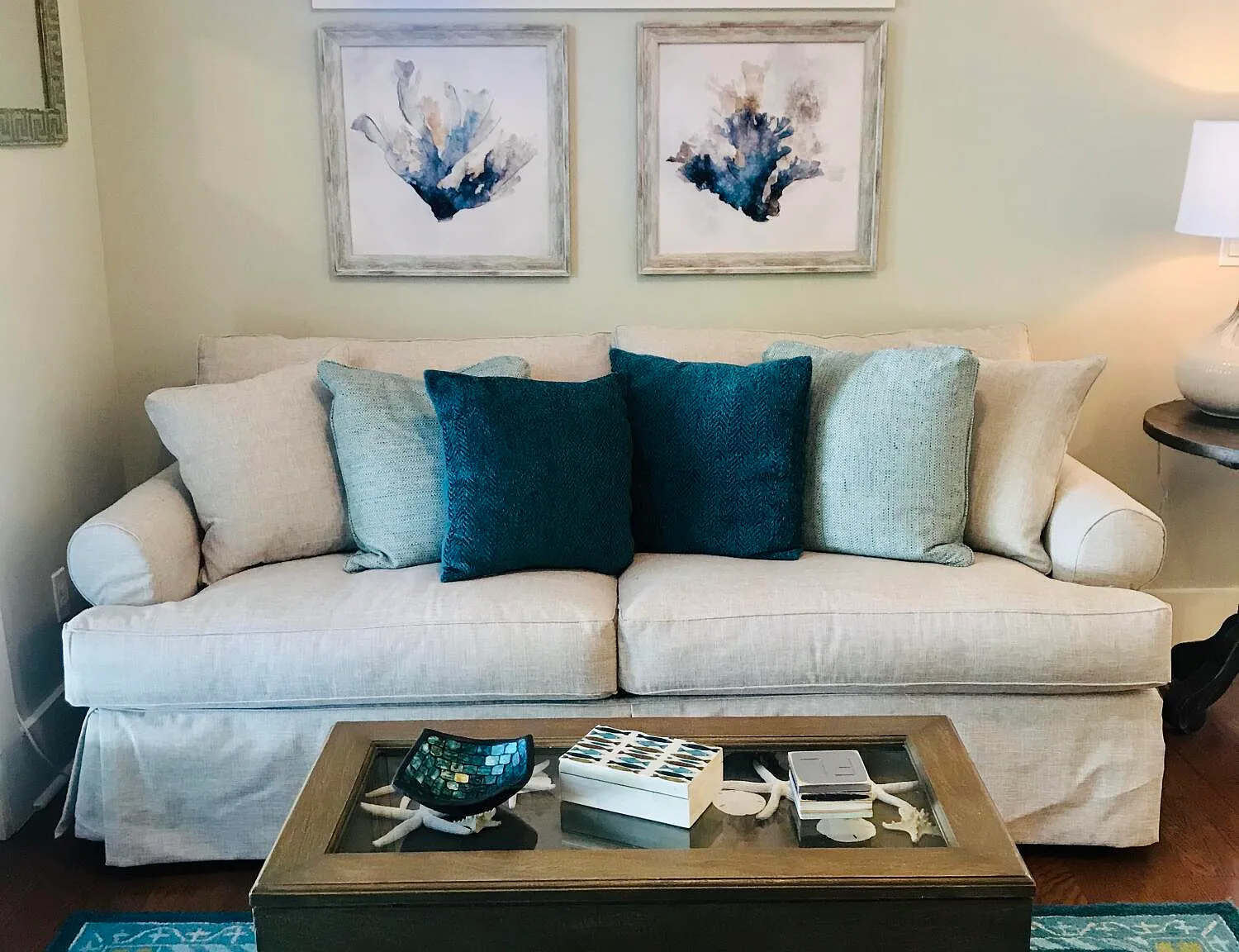1 bed, 2.0 bath, 917 sqft, $5,500 — Photo 2
