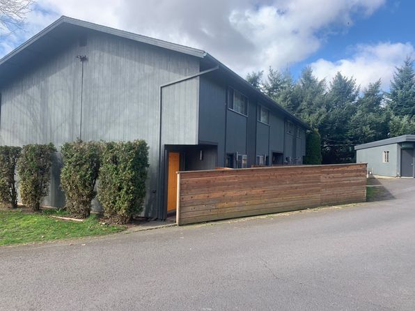 1100-1130 NE Minnehaha St #1114