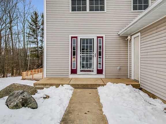 3rd image of 3855 Egner St NE