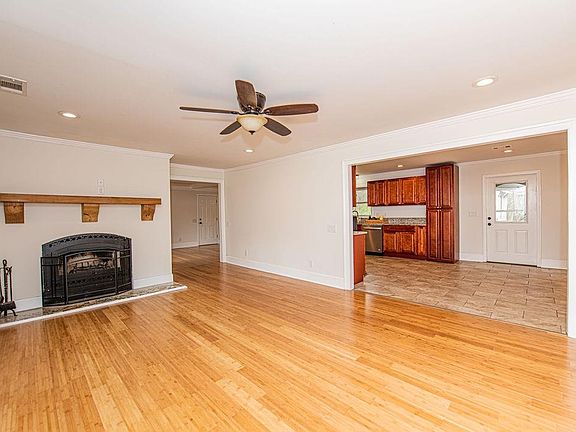 4th image of 7459 Hiawatha Dr