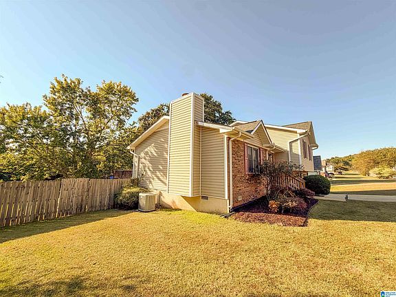4th image of 1205 Derek Dr SW