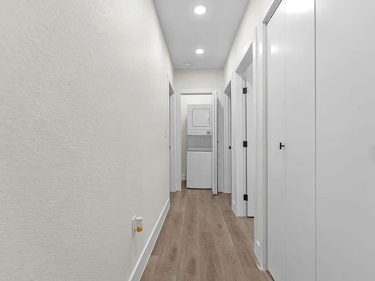 110 Webb St #201 — Photo 16