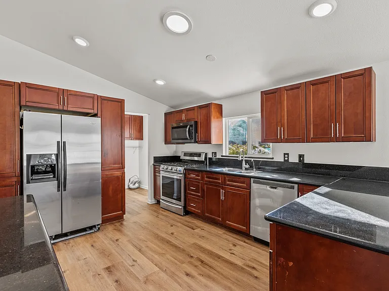 35401 Ridge Route Rd — Photo 19