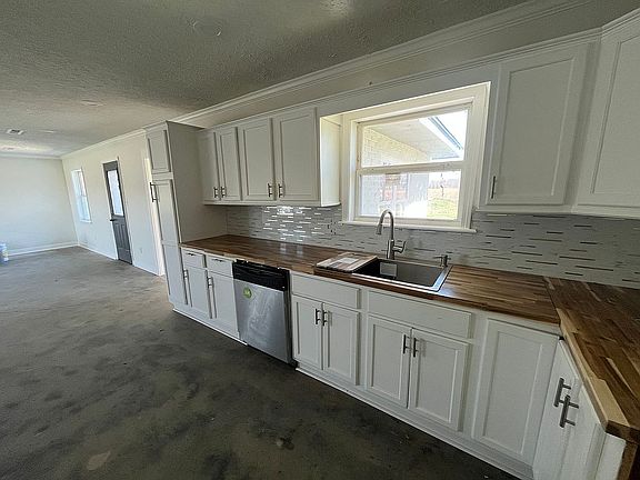 4th image of 324 Tribbett Rd