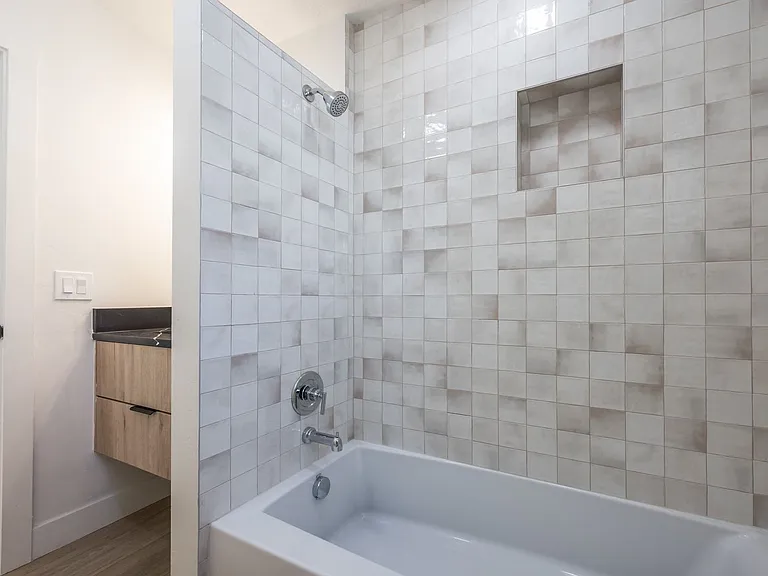 2327 E Bryan Ave — Photo 15