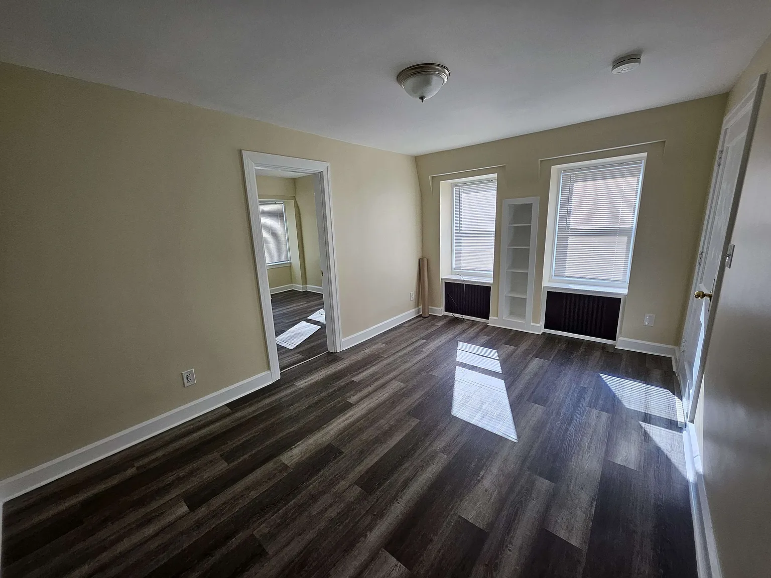 2 bed, 830 sqft, $2,000 — Photo 4