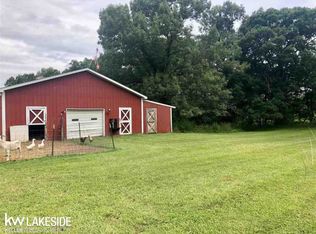 2215 Texter Rd, Leonard, MI 48367