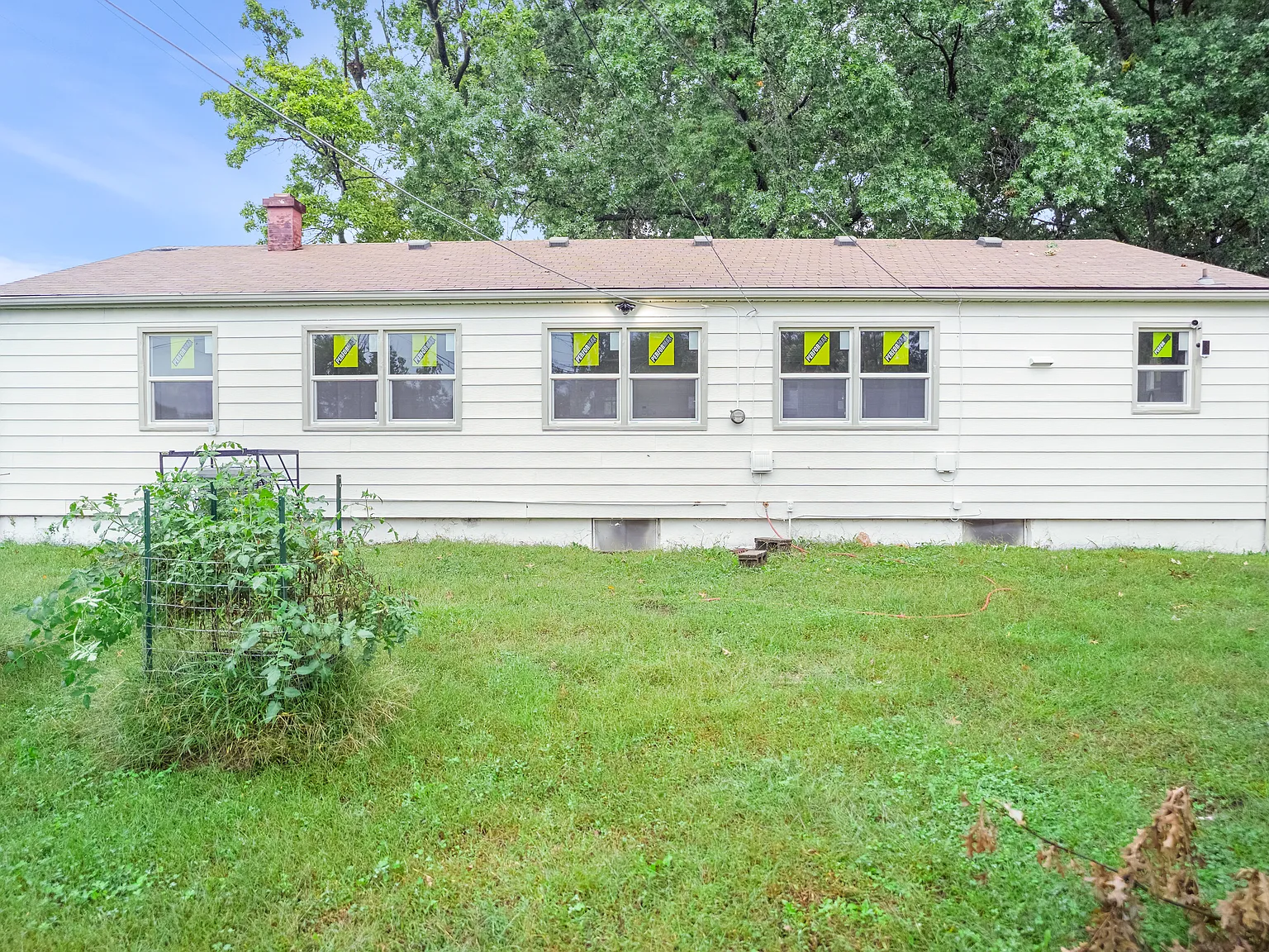 4 bed, 1376 sqft, $2,496 — Photo 2