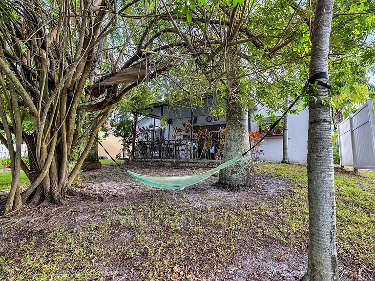 5568 American Cir — Photo 42