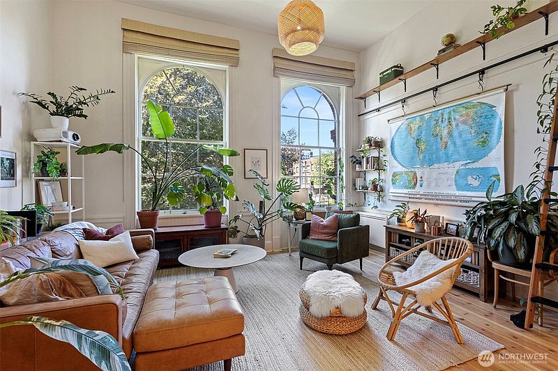 4th image of 1401 5th Avenue W #305