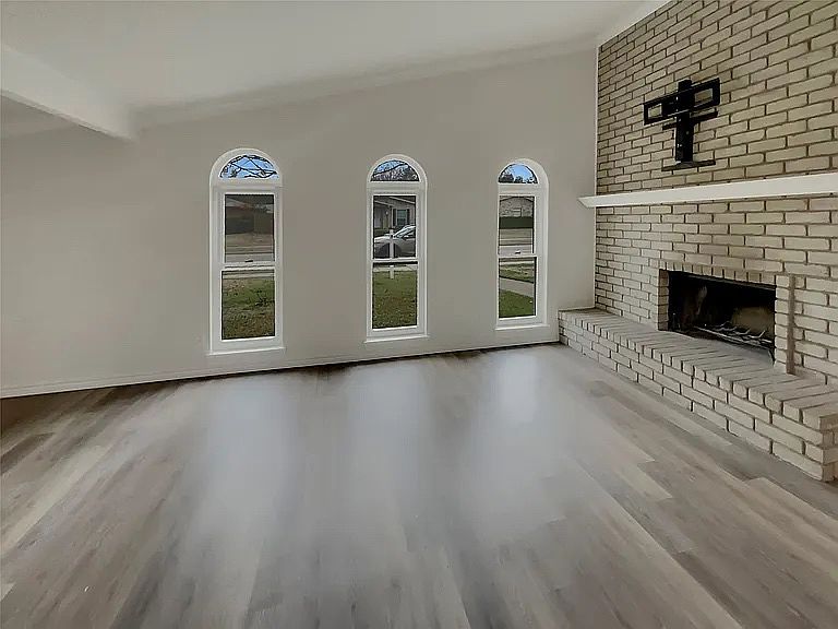 1st image of 1321 Paris Dr #1