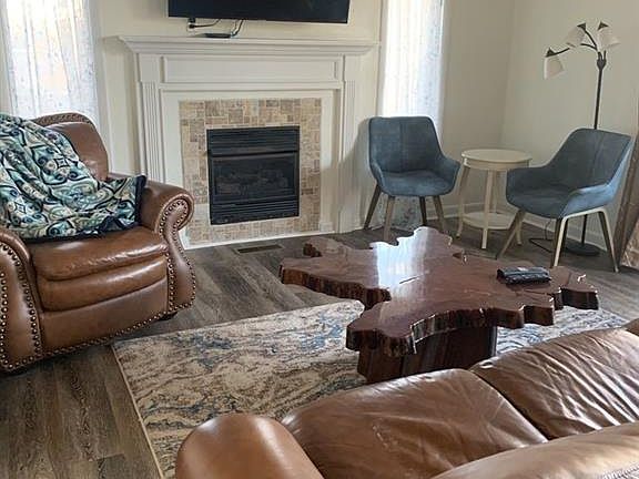 2nd image of 35 Hope Dr