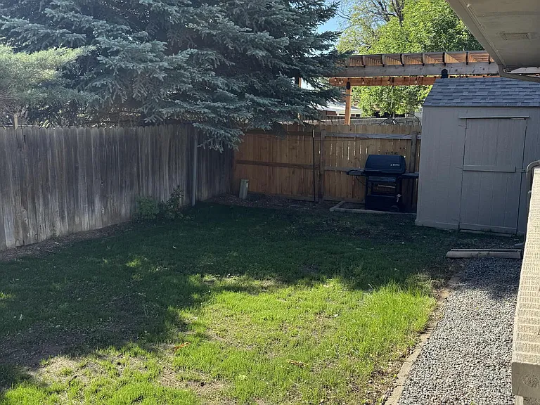 2336 Smith Ct — Photo 12