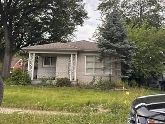 3rd image of 22065 Roxford St