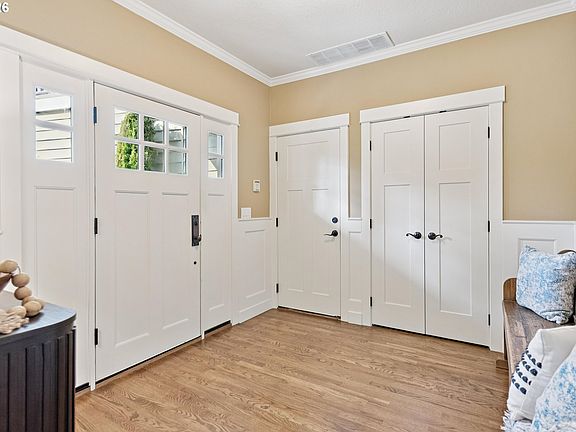 4th image of 135 Middlecrest Rd