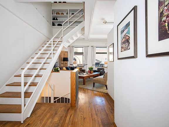 2nd image of 14 E 4th St Room 814