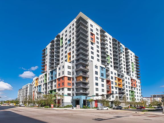 2nd image of 600 N Andrews Ave #807