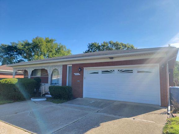 3rd image of 29322 Ridgefield Ave