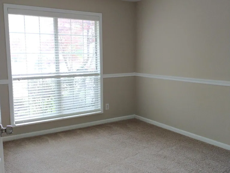 2390 Manor Oak Ct — Photo 15