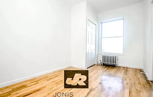 Rented by Jonis Realty | media 3