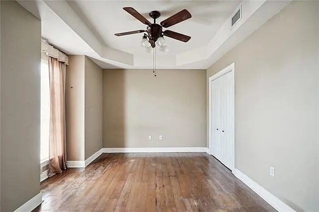 305 Charles Ct — Photo 16