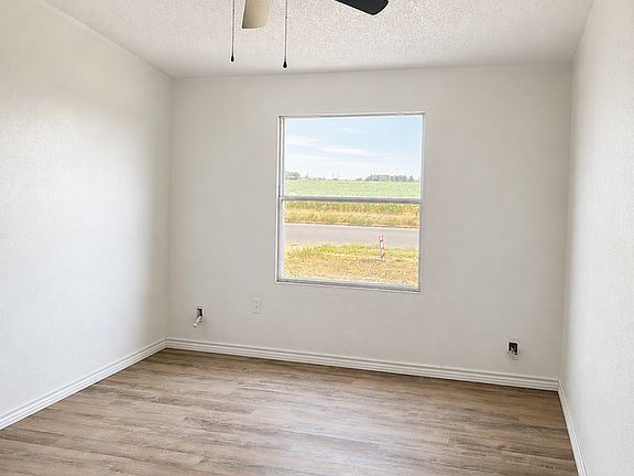 2nd image of 3011 E Broadway
