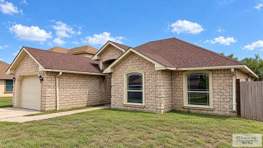 3 bed, 2.0 bath, 1568 sqft, $1,850 — Photo 2