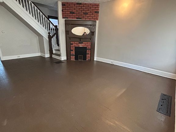 2nd image of 515 E 8th St
