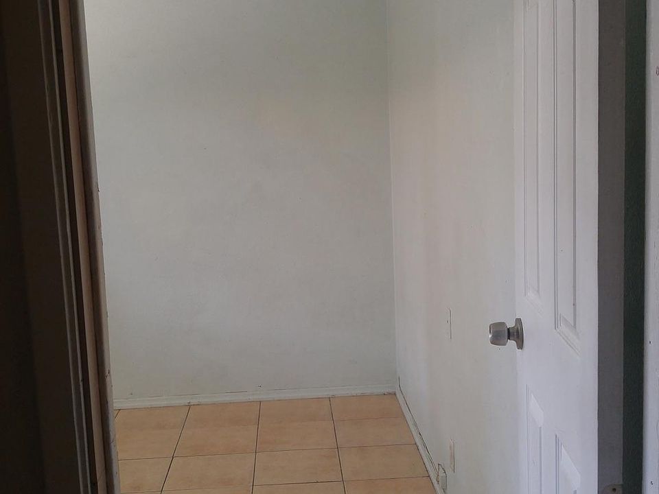 1st image of 1256 N Sierra Way #1