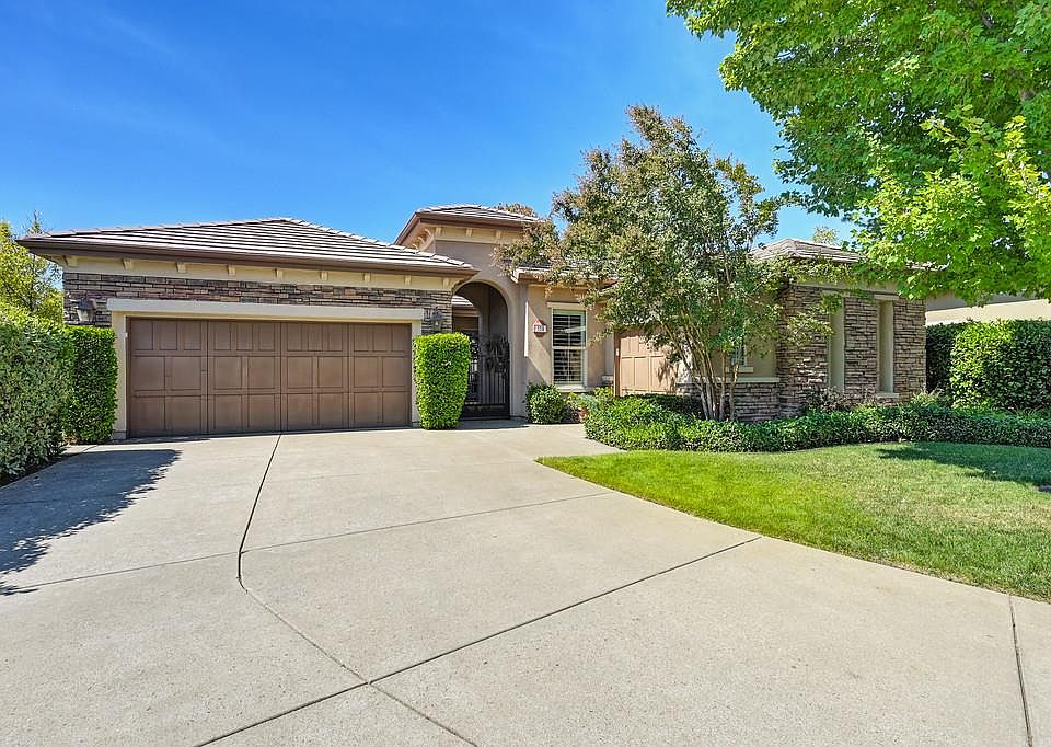 1st image of 110 Powfoot Pl