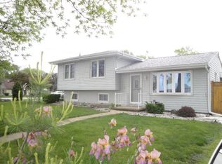 633 W Chestnut St, Hoopeston, IL 60942