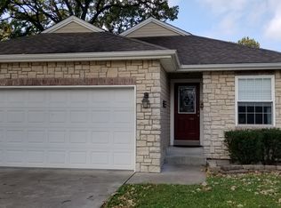 1225 SW Hillsdale St, Topeka, KS 66604