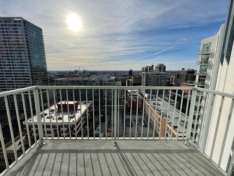 1600 S Indiana Ave #1610 — Photo 6
