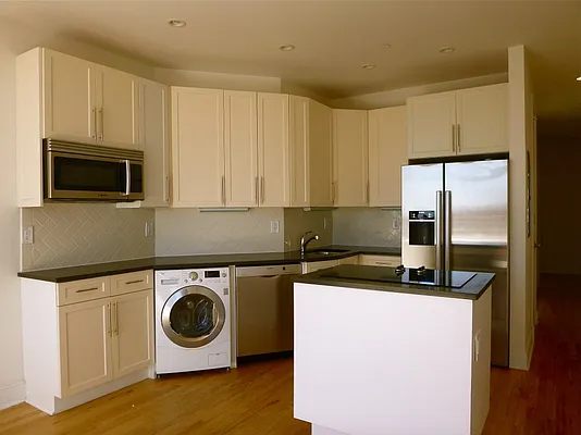 Rented by Bohemia Realty Group | media 19