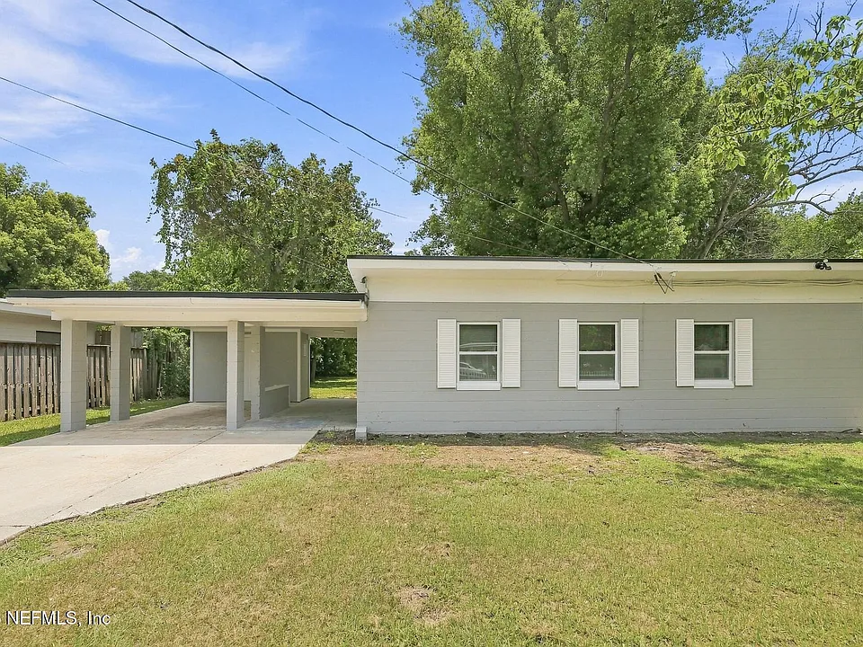 6856 Camelot Rd