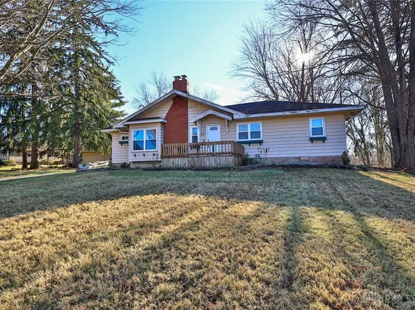 2671 W Possum Rd, Springfield, OH 45506