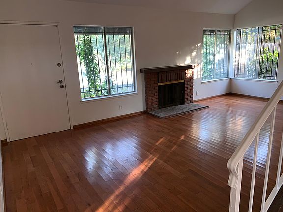 4th image of 1873 E Woodgate Dr