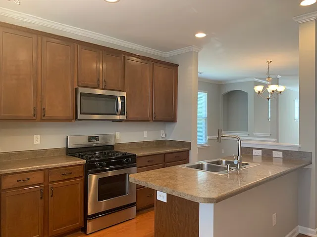 3 bed, 2.5 bath, 1536 sqft, $1,800 — Photo 2