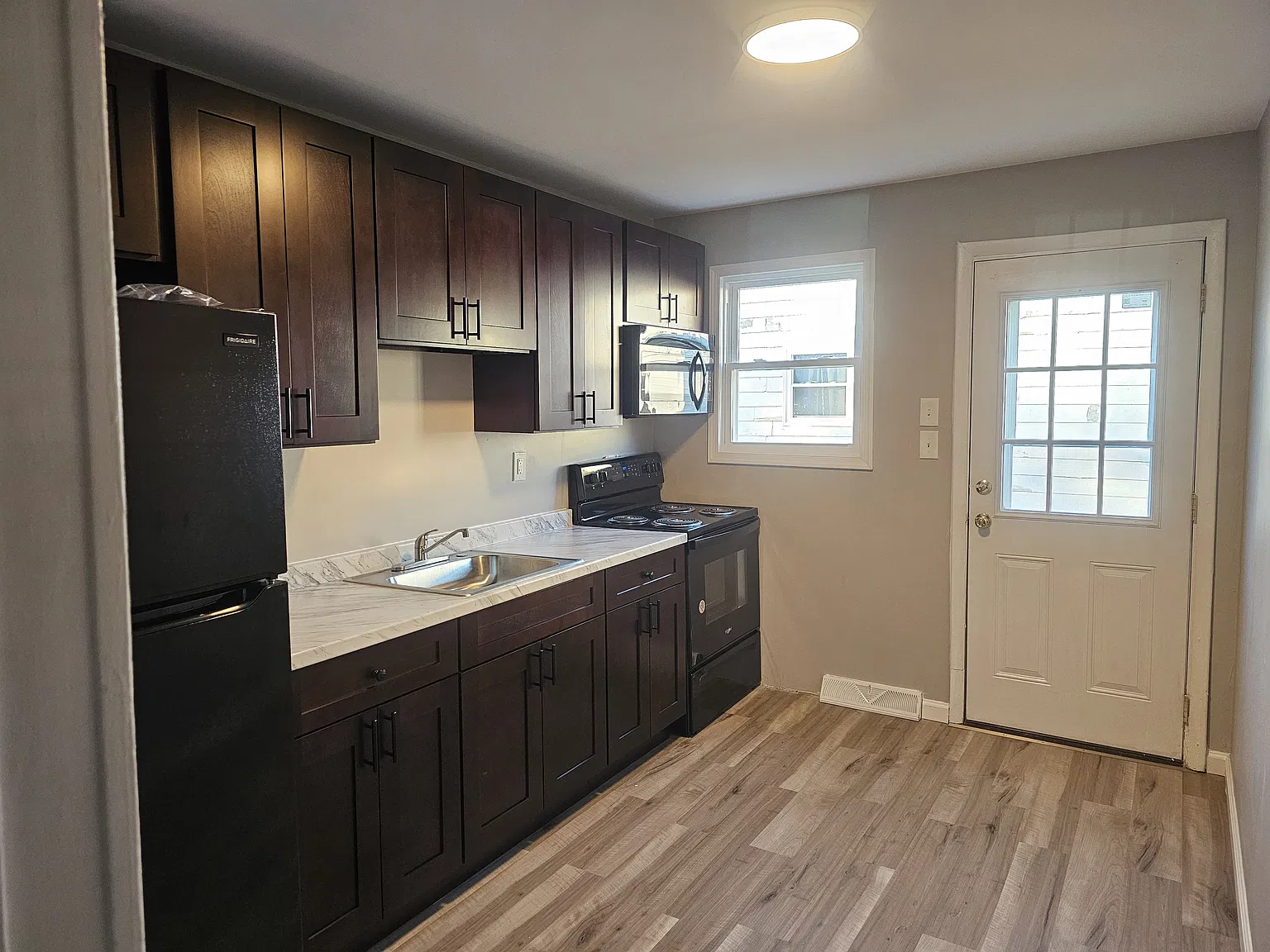 2 bed, $1,775 — Photo 4