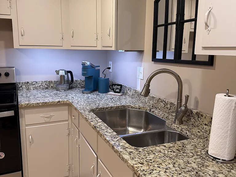 407 1/2 Talbott Dr — Photo 3