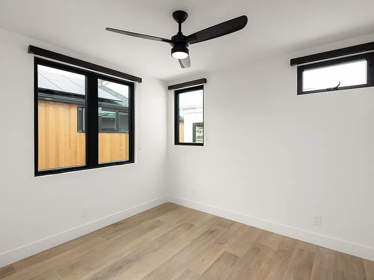 Luxury Living in the Heart of Downtown Encinitas — Photo 15