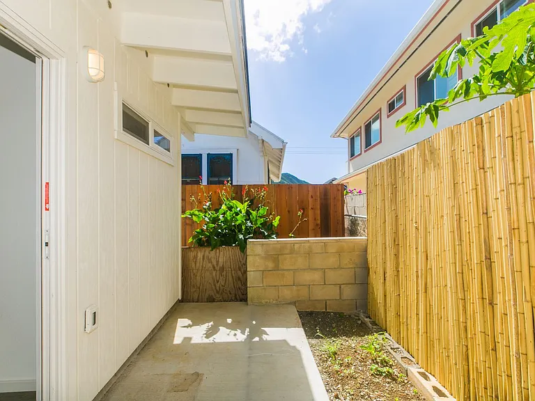 3052 Hinano St — Photo 13