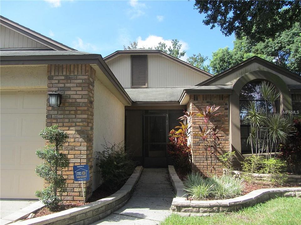 1st image of 214 River Chase Dr
